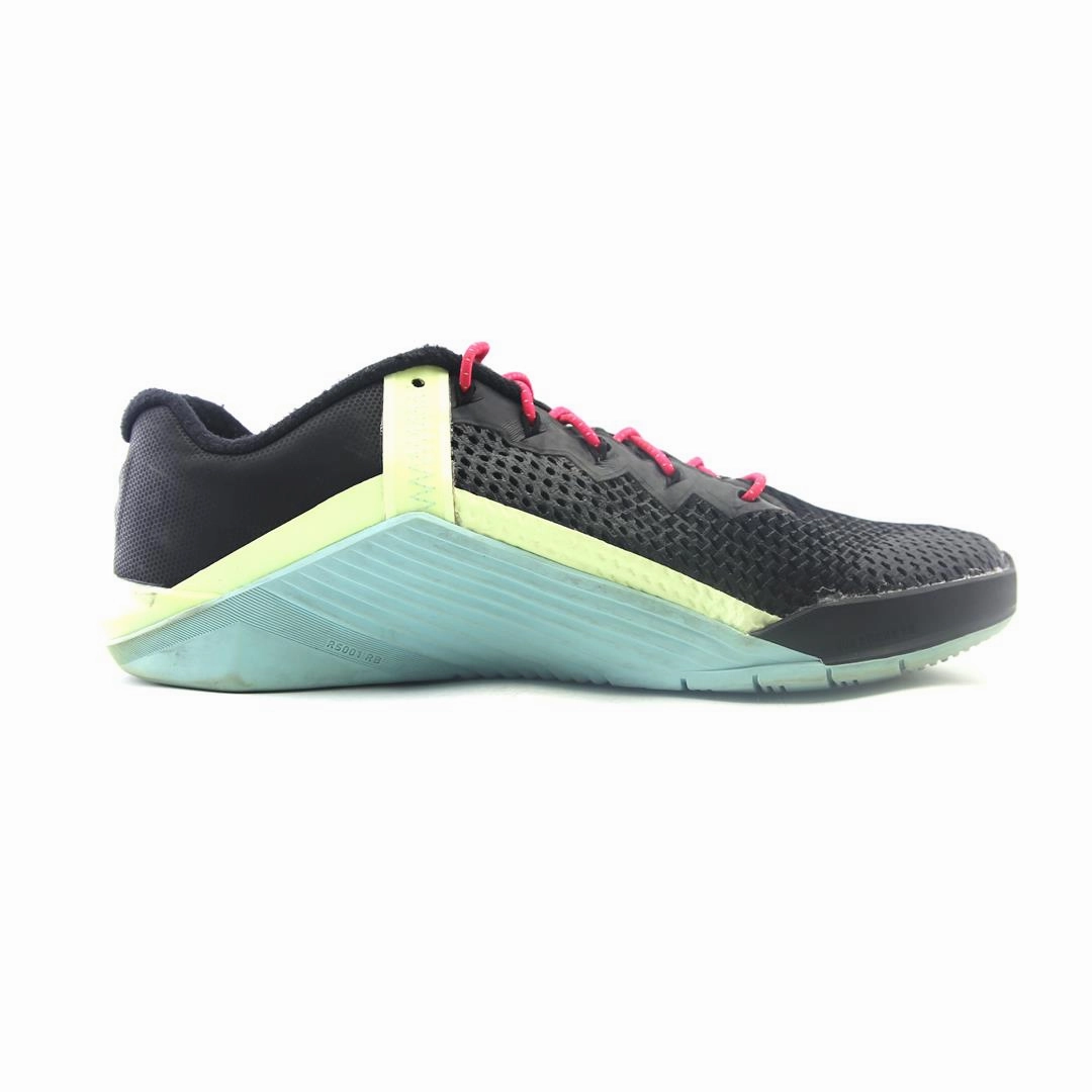 NIKE METCON 6 vibrant Nike shoe colors