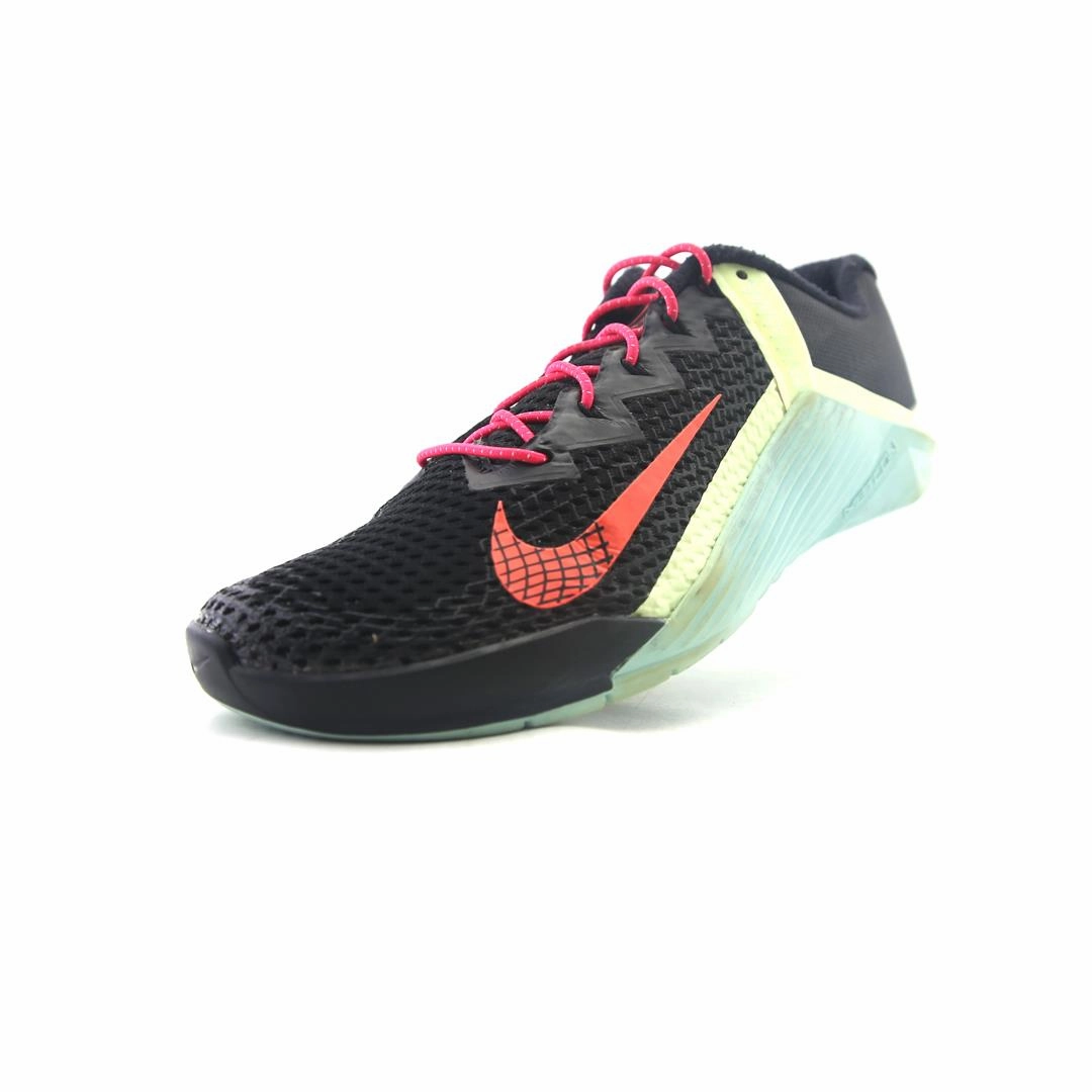 NIKE METCON 6 vibrant Nike shoe colors