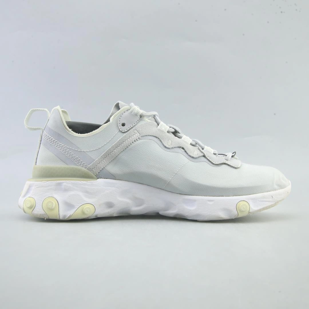 NIKE  REACT ELEMENT 55 sleek Nike sneaker angles