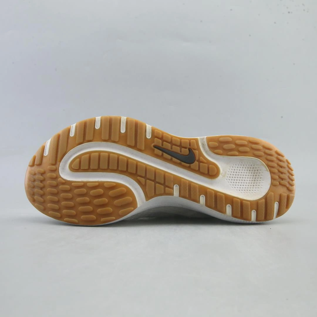 NIKE REACT ESCAPE RUN sleek Nike sneaker angles