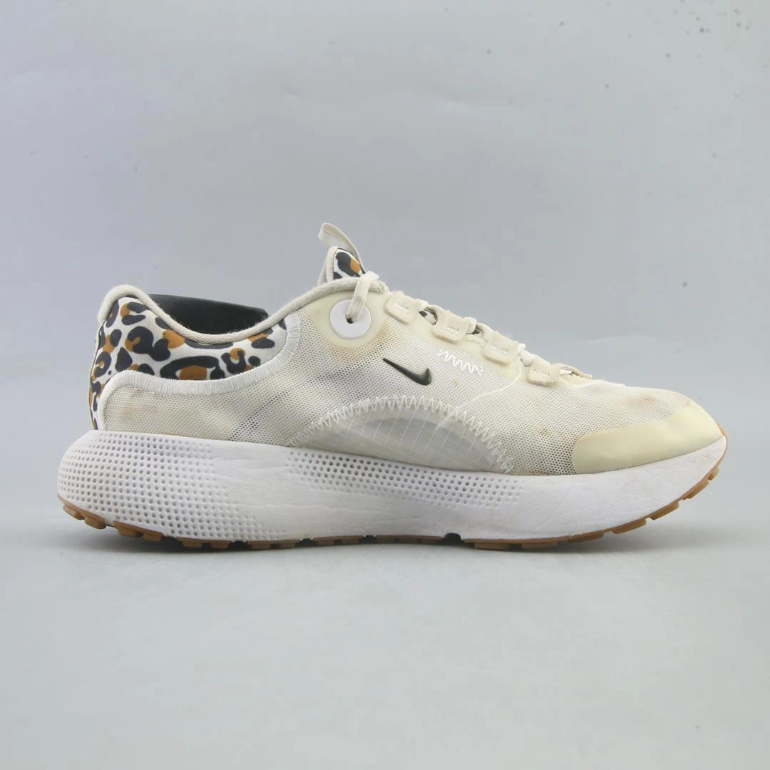 NIKE REACT ESCAPE RUN sleek Nike sneaker angles