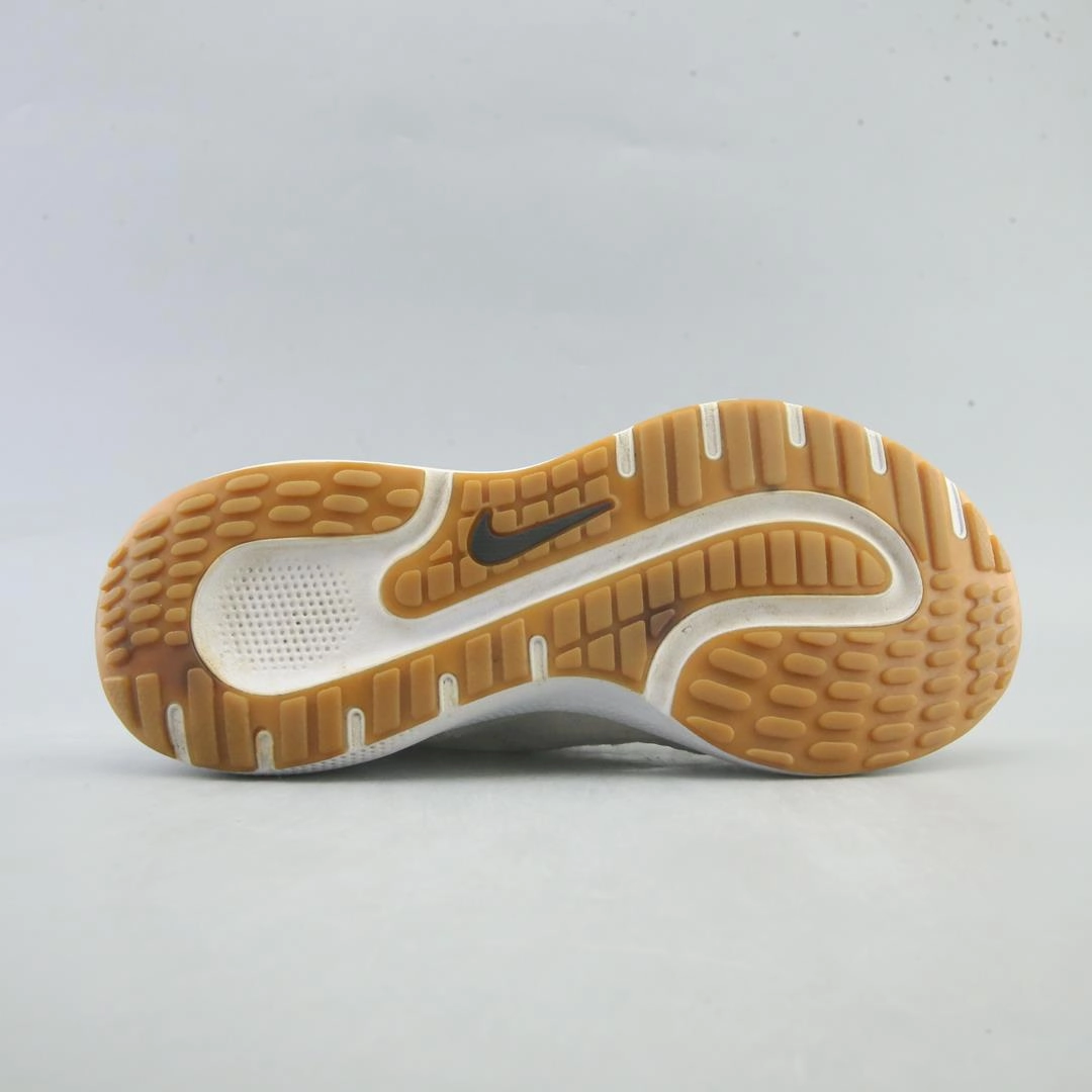 NIKE REACT ESCAPE RUN sleek Nike sneaker angles