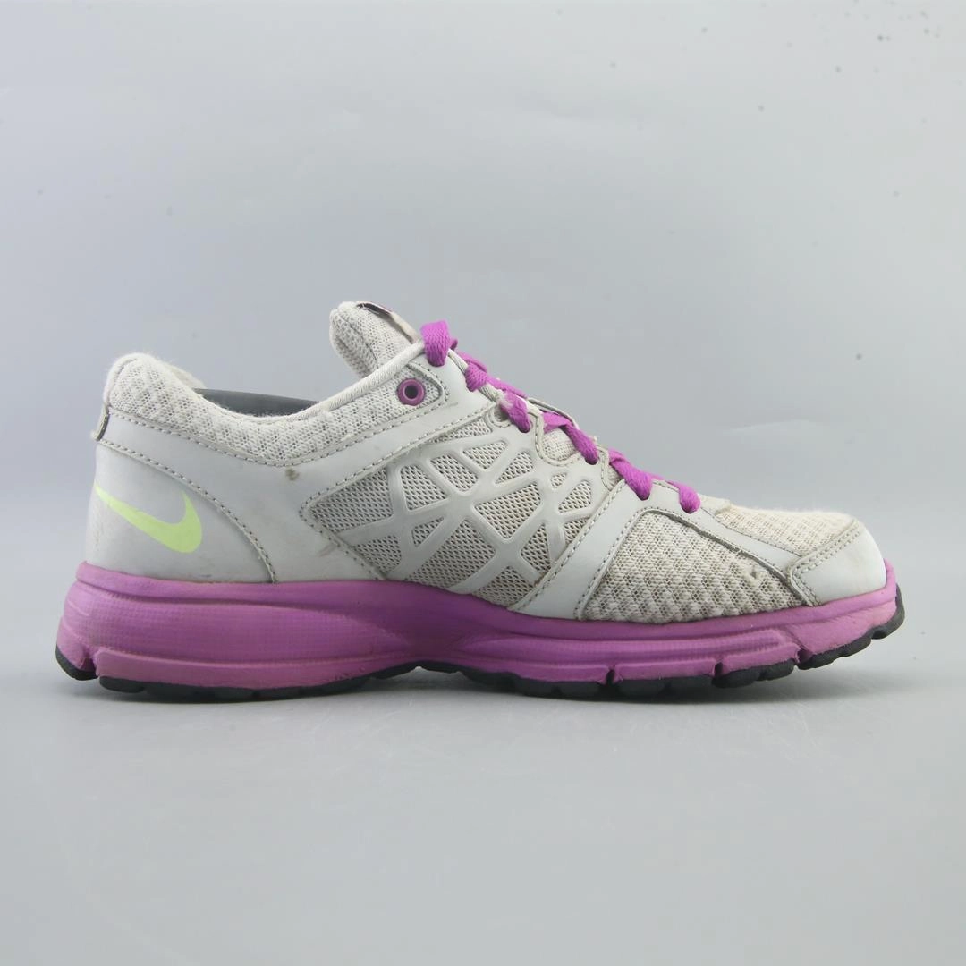 NIKE RELENTLESS 2 Nike performance shoe shots