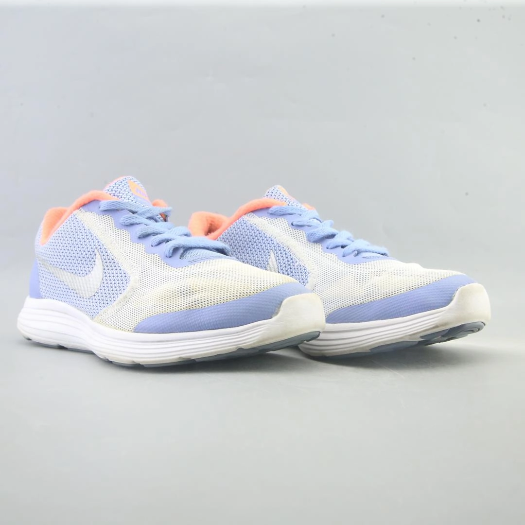 NIKE REVOLUTION 3 modern Nike footwear styles