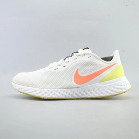 NIKE REVOLUTION 5 Nike classic retro sneaker looks