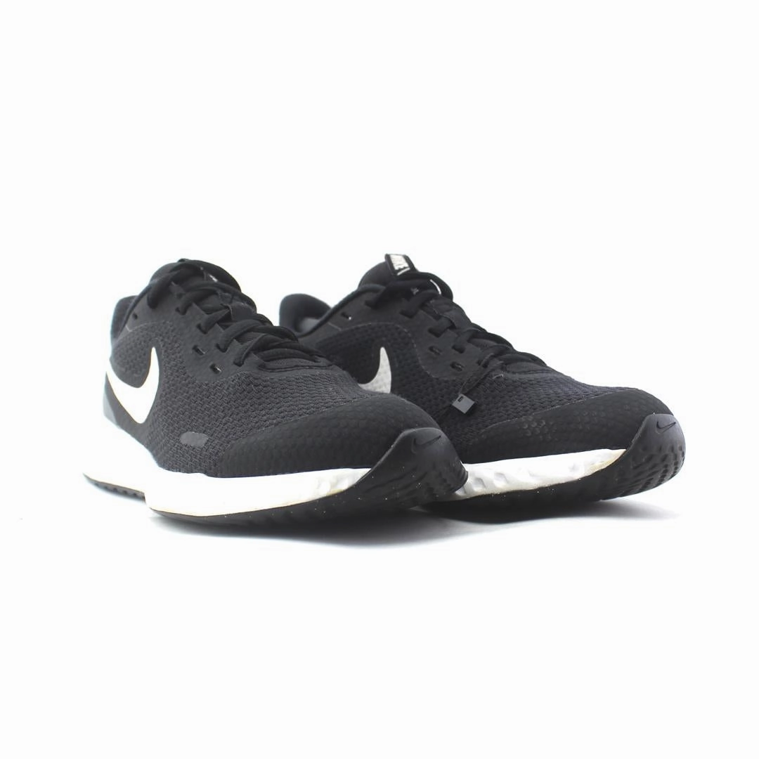 NIKE REVOLUTION 5 Nike performance shoe shots