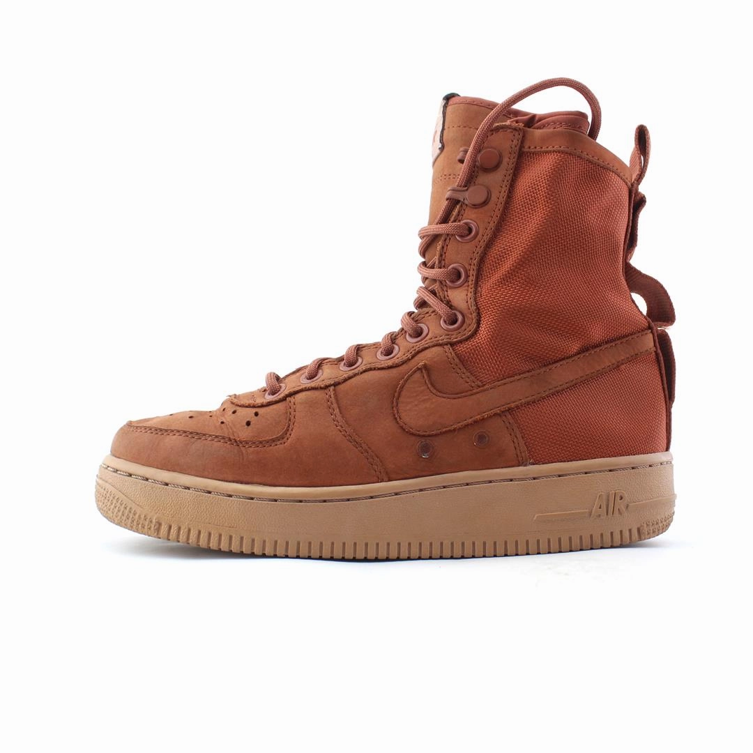 NIKE SF AIR FORCE 1 Nike iconic sport shoe silhouettes