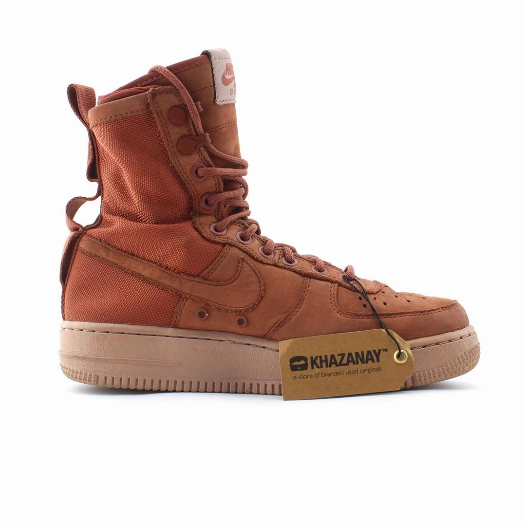 NIKE SF AIR FORCE 1 vibrant Nike shoe colors