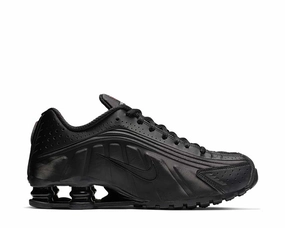 Nike Shox R4 Nike women??s sneakers with sporty chic feel