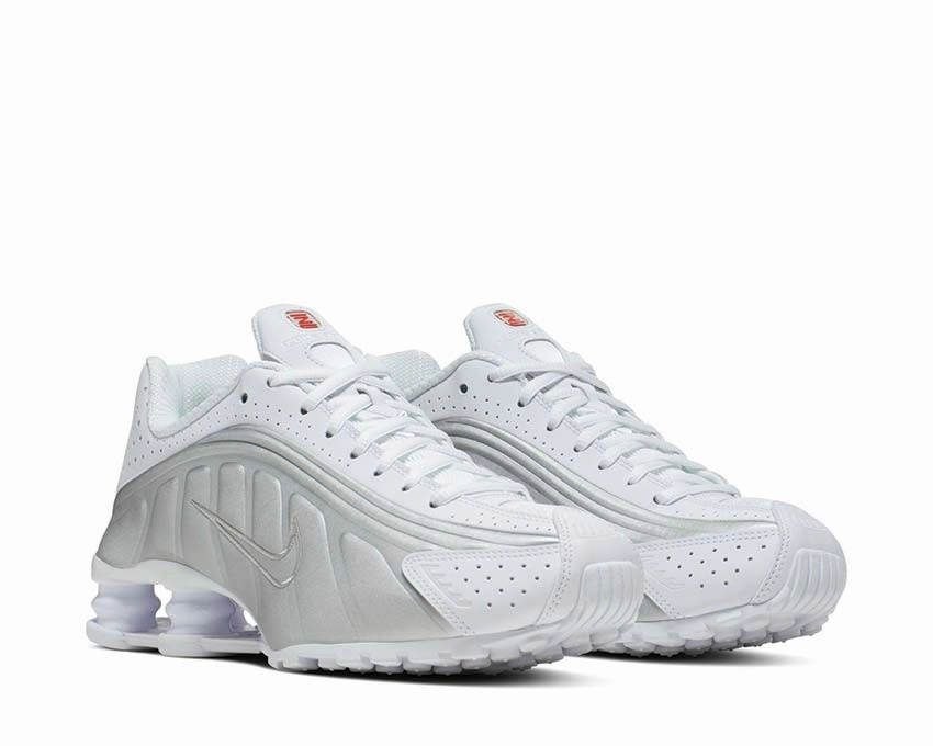 Nike Shox R4 W Nike Women??s everyday sneakers