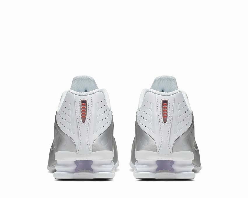 Nike Shox R4 W Nike Women??s everyday sneakers