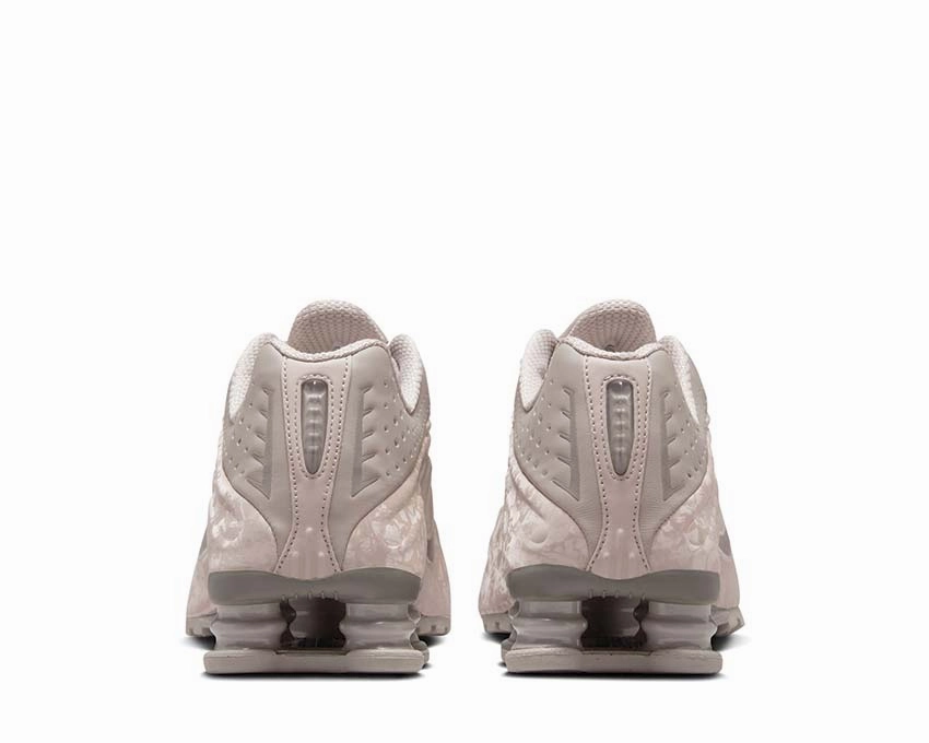 Nike Shox R4 W "Pink Floral" Nike Women??s everyday sneakers