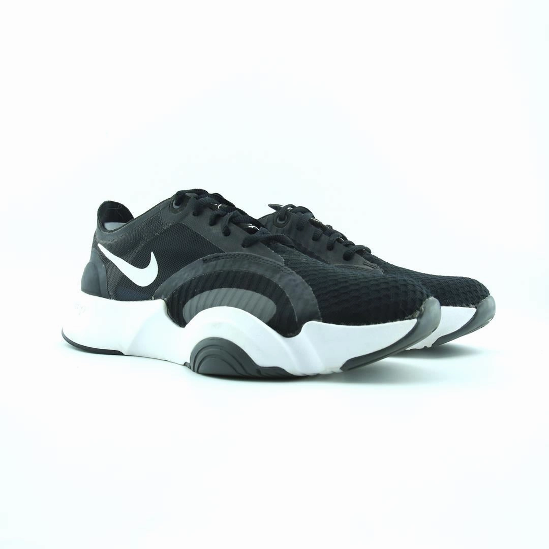 NIKE SUPERREP GO Nike casual shoe imagery