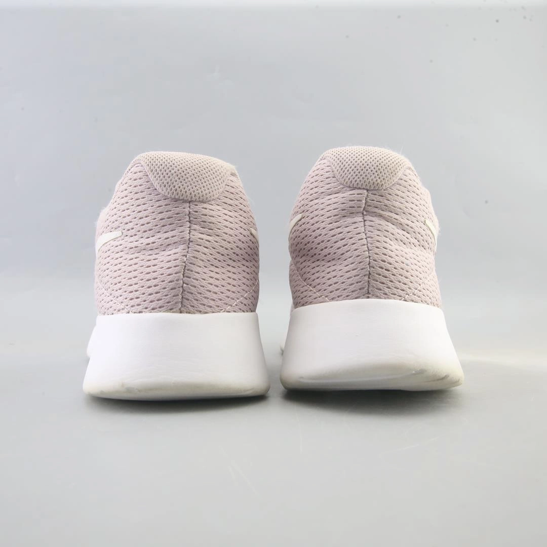 NIKE TANJUN Nike performance shoe shots