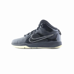 NIKE TEAM HUSTLE D6 Nike comfortable everyday sneakers