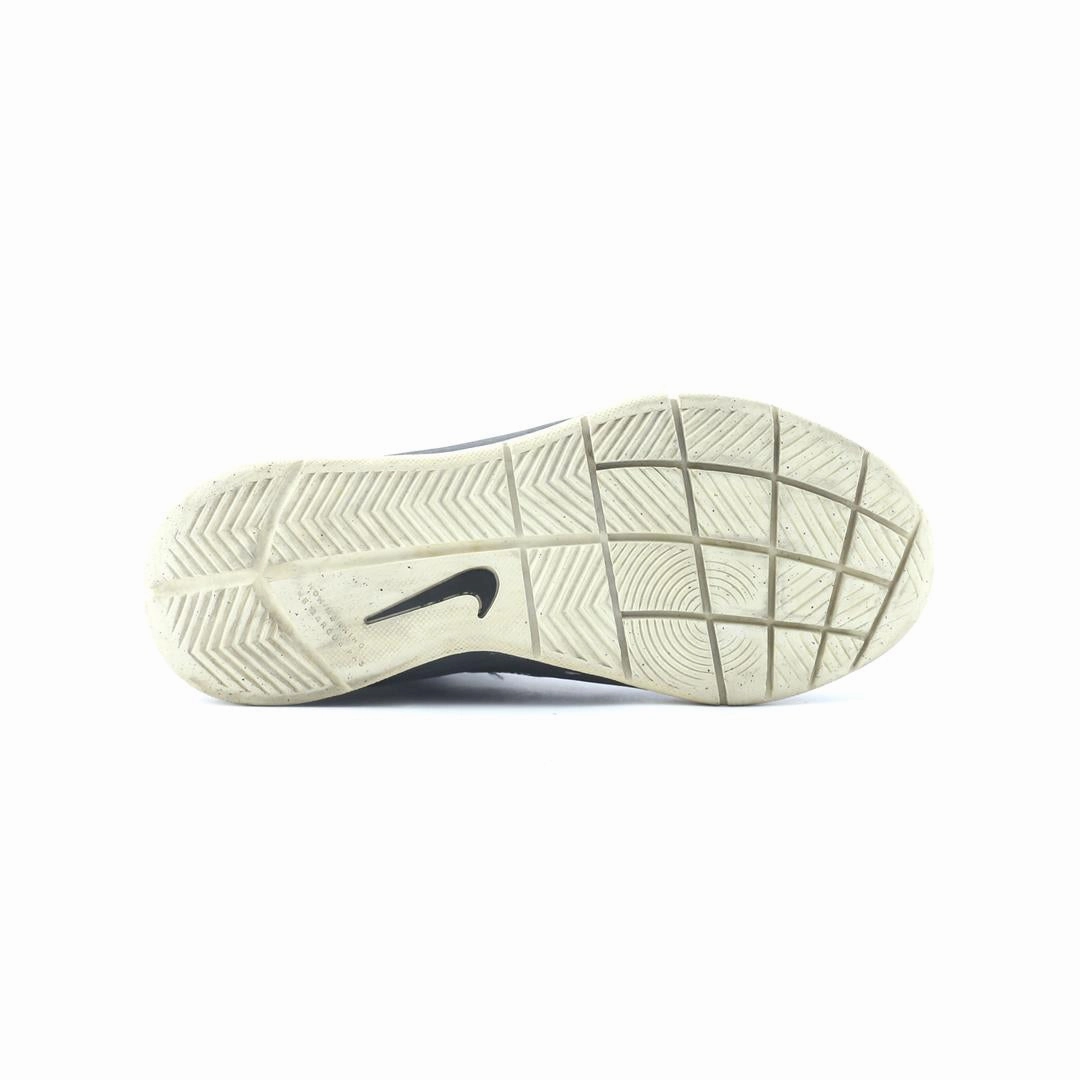 NIKE TEAM HUSTLE D6 Nike casual shoe imagery