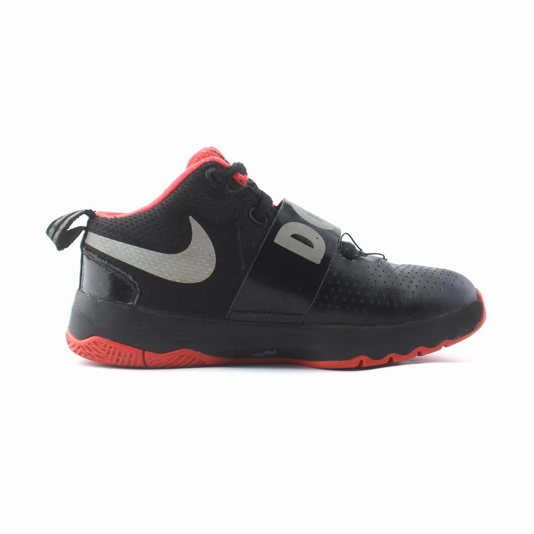 NIKE TEAM HUSTLE D 8 Nike performance shoe shots
