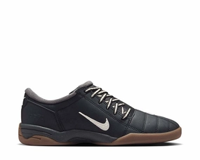 Nike Total 90 W "Black Gum" Nike women??s sneakers with sporty chic feel