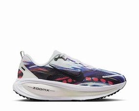 Nike Vomero 18 SE "Light Trails" Nike men??s athletic shoes with versatile design
