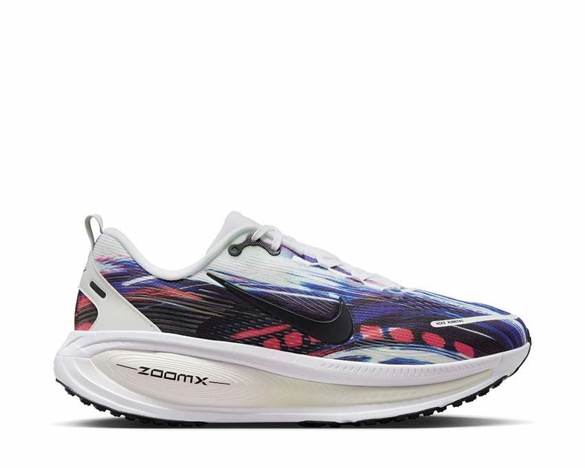 Nike Vomero 18 SE "Light Trails" Nike men??s athletic shoes with versatile design