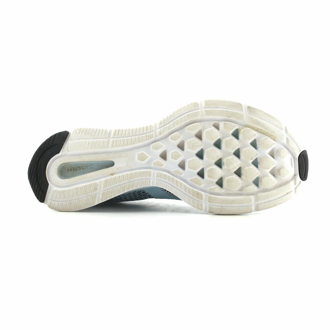 NIKE  ZOOM STRIKE sleek Nike sneaker angles
