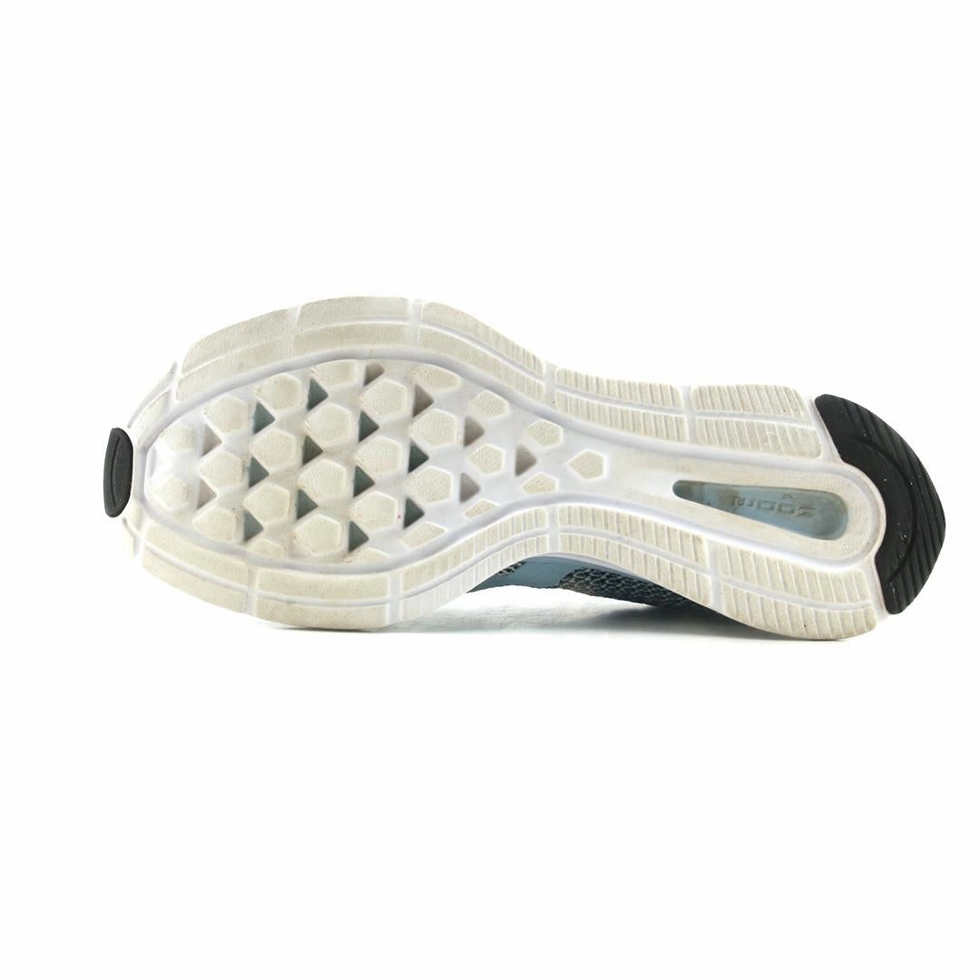 NIKE  ZOOM STRIKE sleek Nike sneaker angles