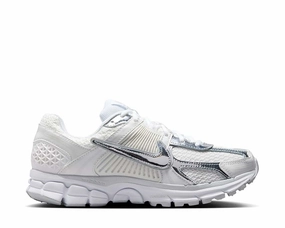 Nike Zoom Vomero 5 Gold Nike women??s sneakers with sporty chic feel