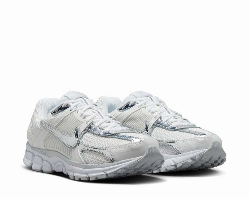 Nike Zoom Vomero 5 Gold Nike Women??s everyday sneakers