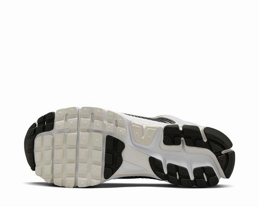 Nike Zoom Vomero 5 Nike Men??s athletic shoes
