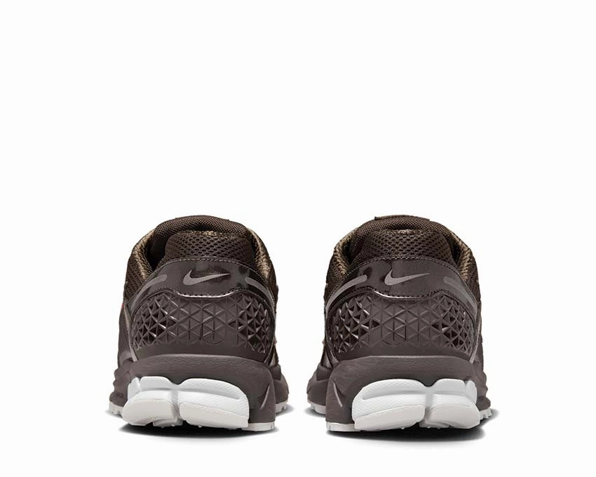 Nike Zoom Vomero 5 Nike Men??s everyday sneakers