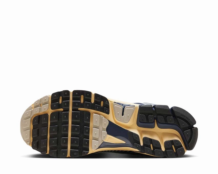 Nike Zoom Vomero 5 Nike Men??s everyday sneakers