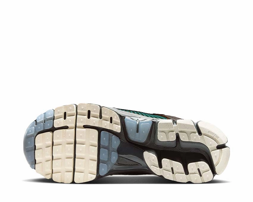 Nike Zoom Vomero 5 Prm Nike Women??s everyday sneakers