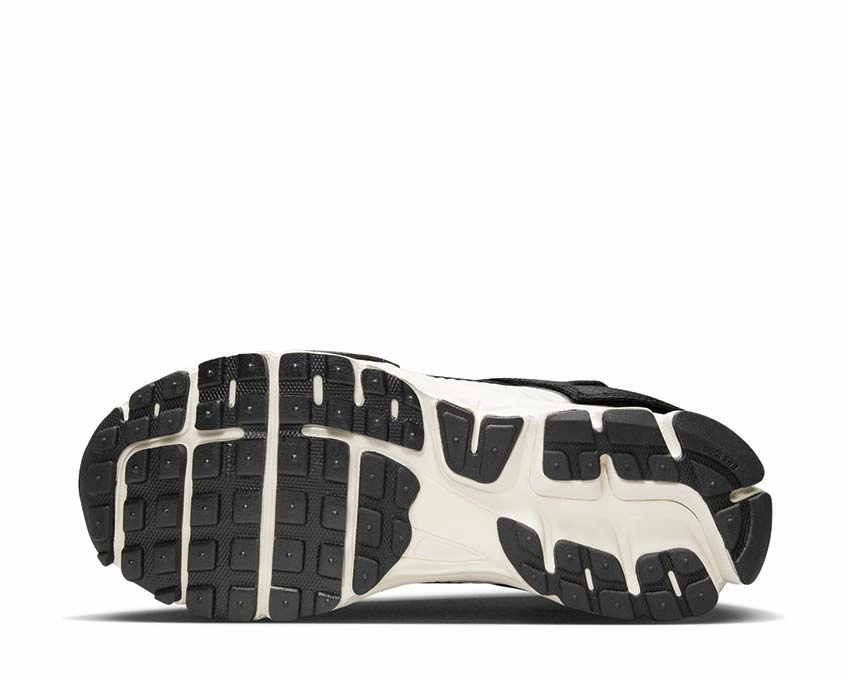 Nike Zoom Vomero 5 Prm "Timeless" Nike Women??s everyday sneakers