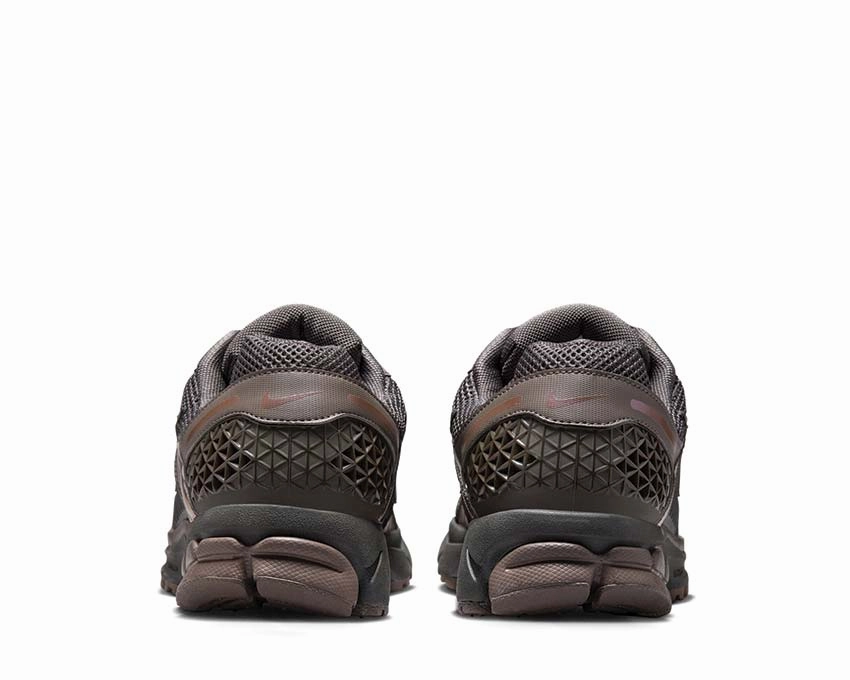 Nike Zoom Vomero 5 "Cave Stone" Nike Men??s athletic shoes