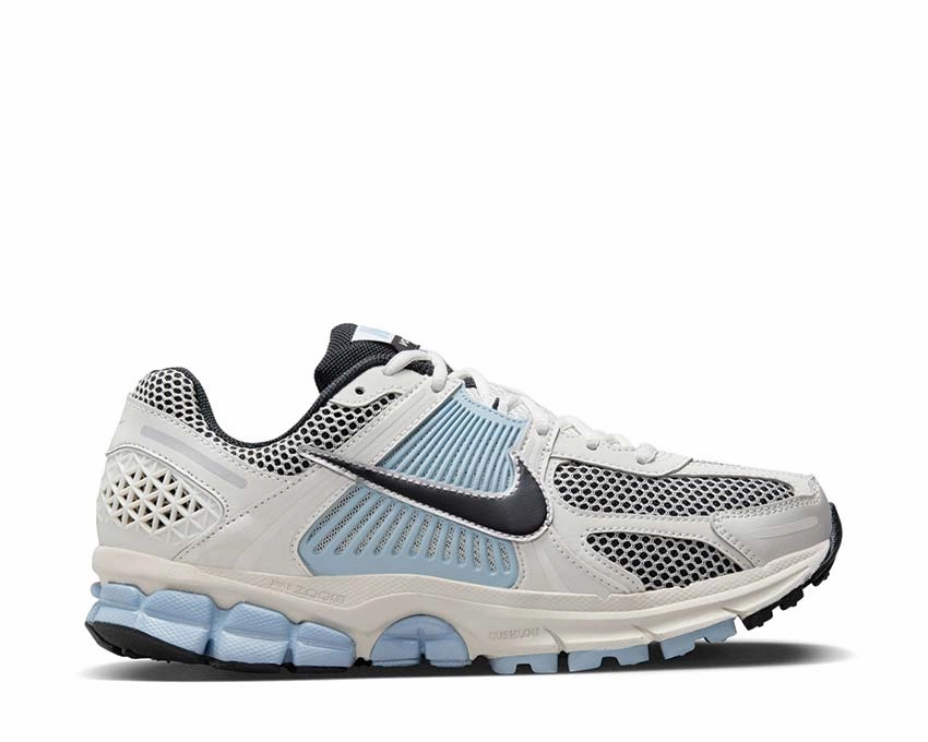 Nike Zoom Vomero 5  W Nike women??s sneakers with sporty chic feel