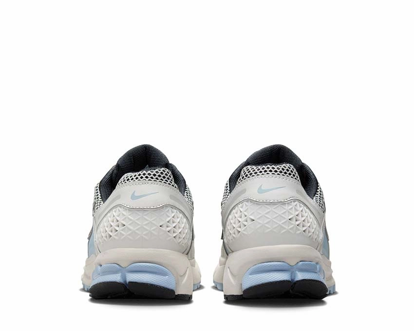 Nike Zoom Vomero 5  W Nike Women??s everyday sneakers