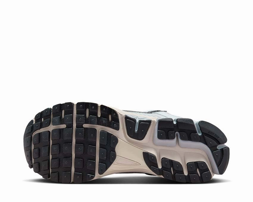 Nike Zoom Vomero 5 W Nike Women??s everyday sneakers