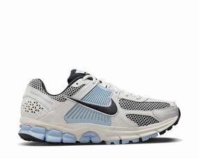 Nike Zoom Vomero 5  W Nike women??s sneakers with sporty chic feel