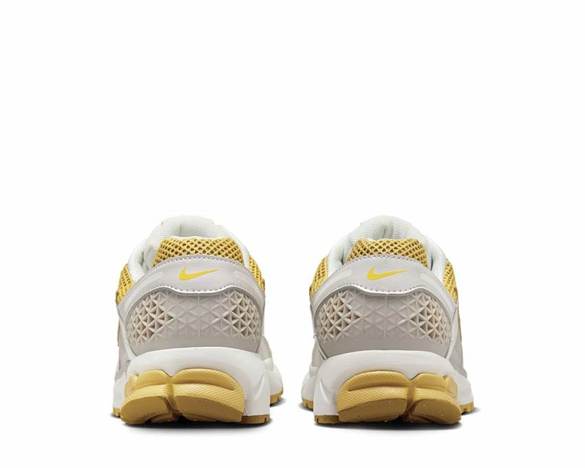 Nike Zoom Vomero 5 W Nike Women??s everyday sneakers