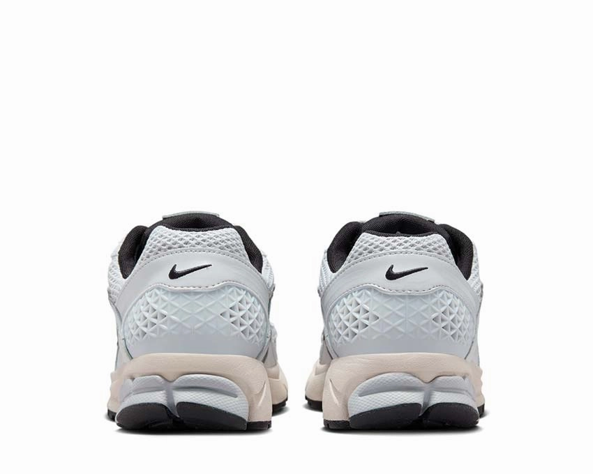 Nike Zoom Vomero 5 W Nike Women??s everyday sneakers
