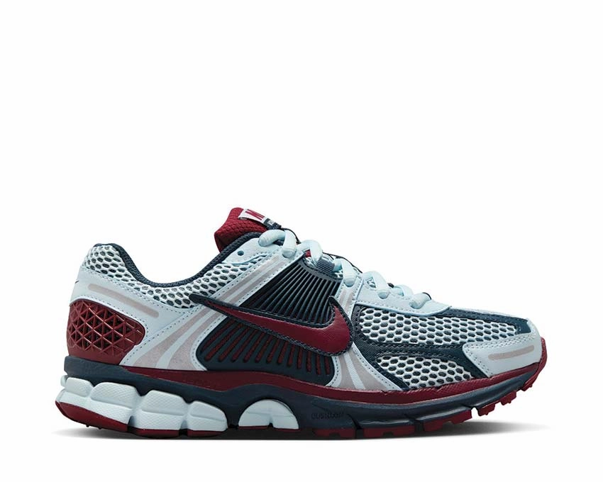 Nike Zoom Vomero 5 W Nike women??s sneakers with sporty chic feel