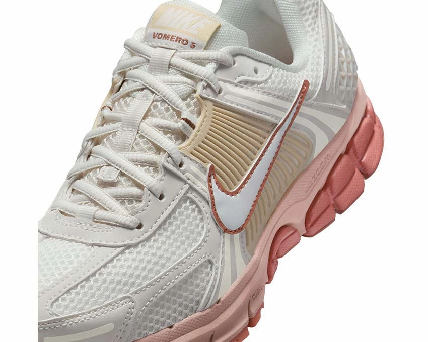 Nike Zoom Vomero 5 W Nike Women??s everyday sneakers