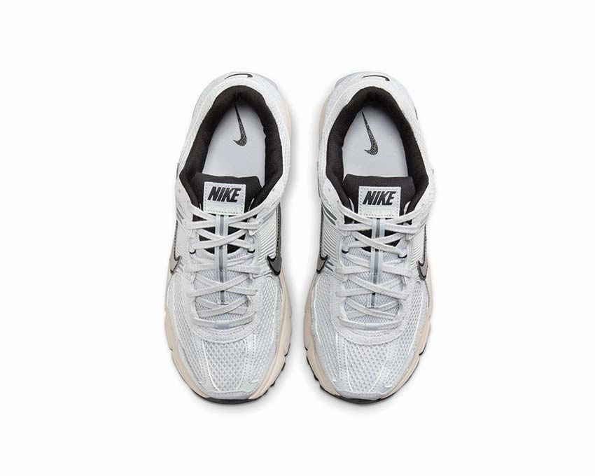 Nike Zoom Vomero 5 W Nike Women??s everyday sneakers