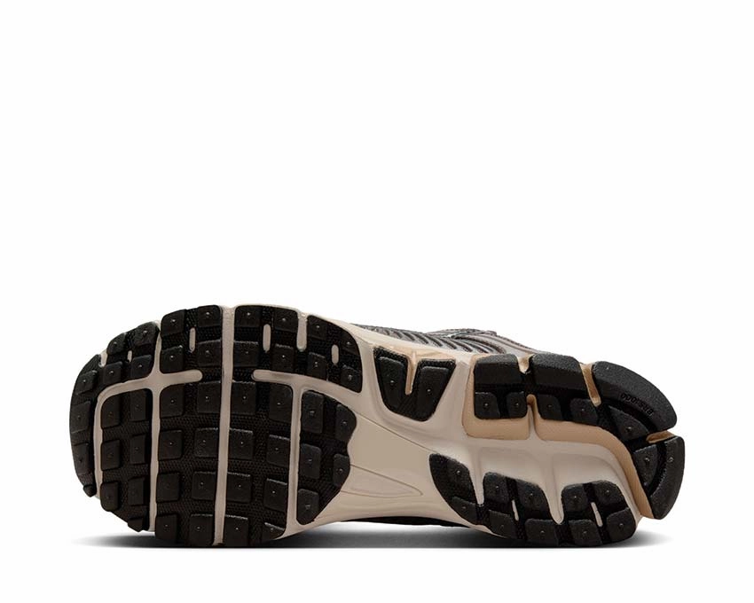 Nike Zoom Vomero 5 W "Baroque Brown" Nike Men??s athletic shoes