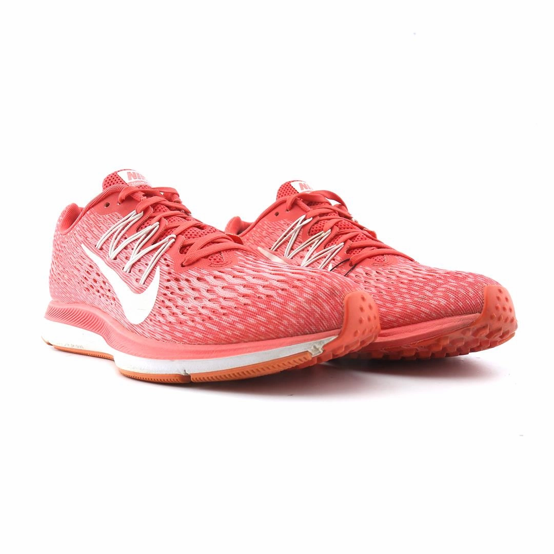 NIKE ZOOM WINFLOW 5 sleek Nike sneaker angles