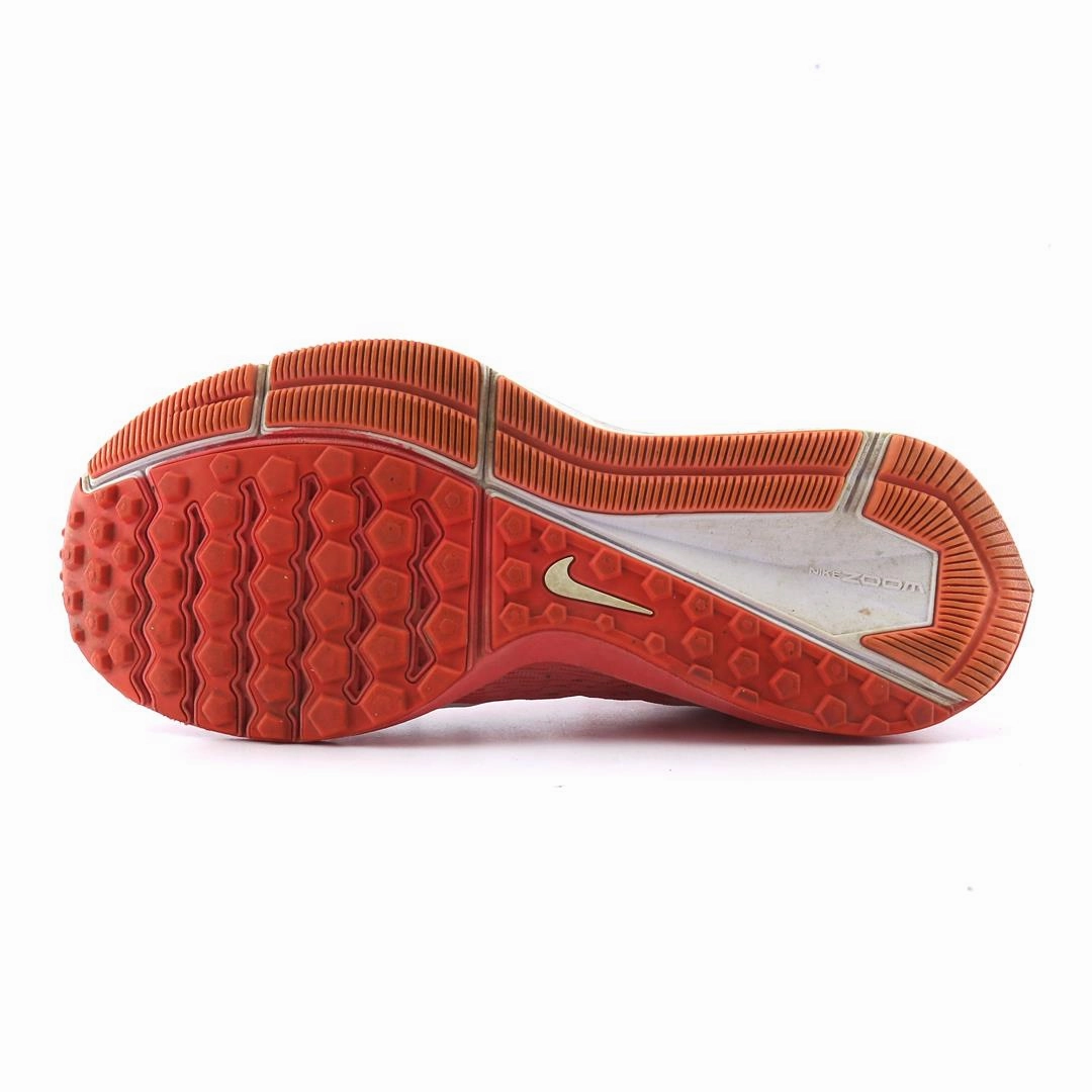 NIKE ZOOM WINFLOW 5 sleek Nike sneaker angles