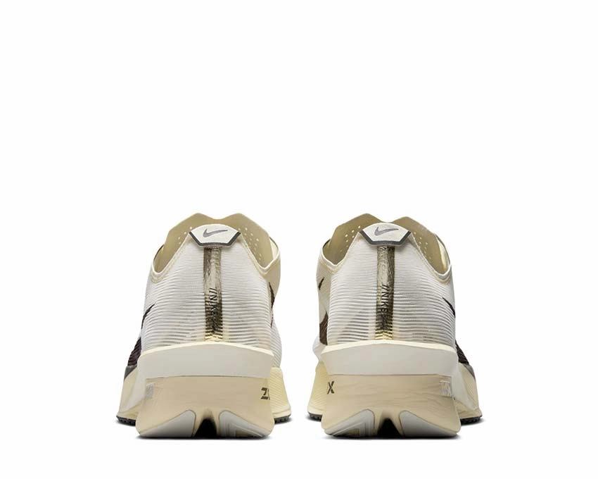 Nike Zoomx Vaporfly Next 4% JI Nike Men??s athletic shoes