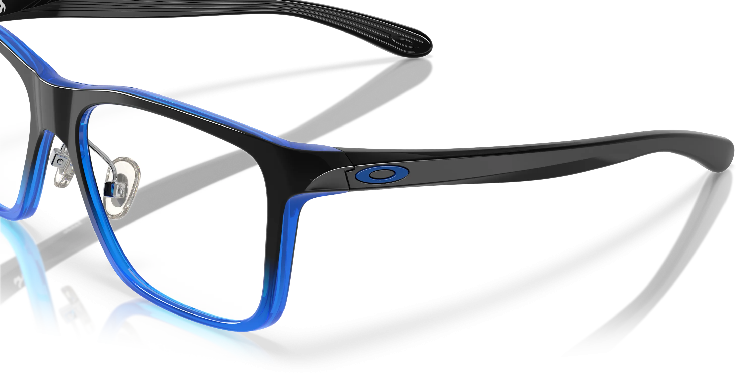 Oakley Sando (Youth Fit)
