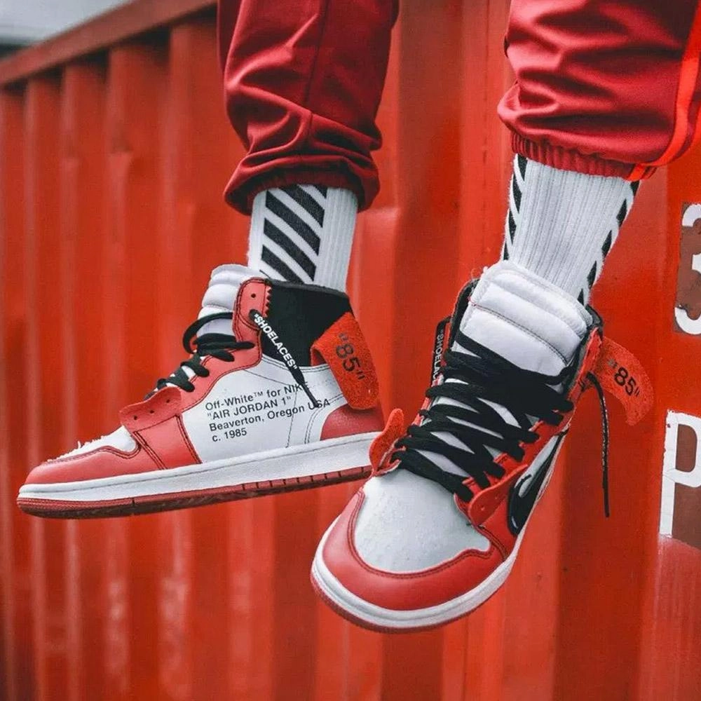 Off-White x Air Jordan 1 Chicago Air Jordan 1 vintage style sneakers