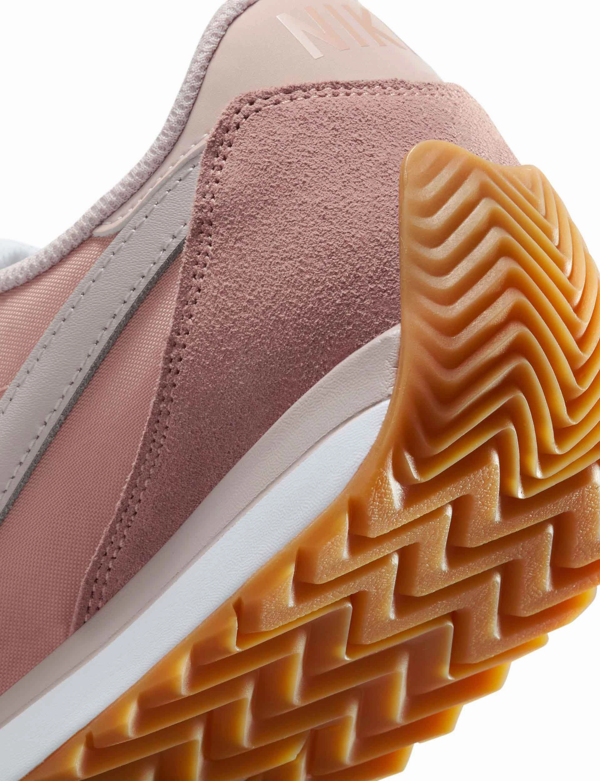 Pacific Shoes - Particle Pink/Platinum Violet/White Nike women's stylish athletic footwear